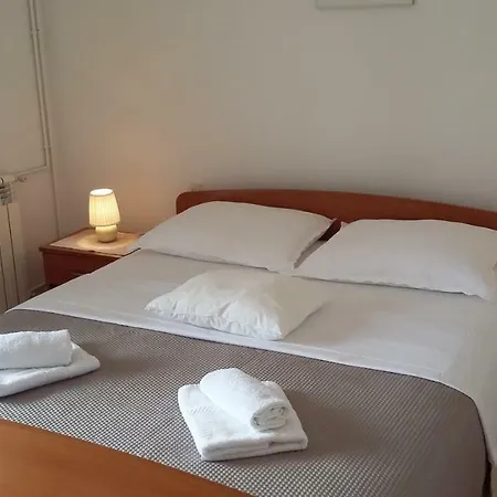 Apartment Na Broju3 3*