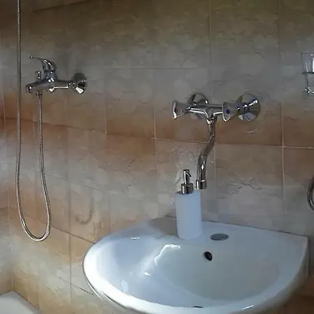 Sobe Tonica 3* Krk Town