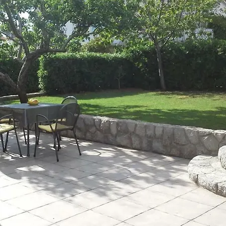 Guest house Apartment Na Broju3 3*