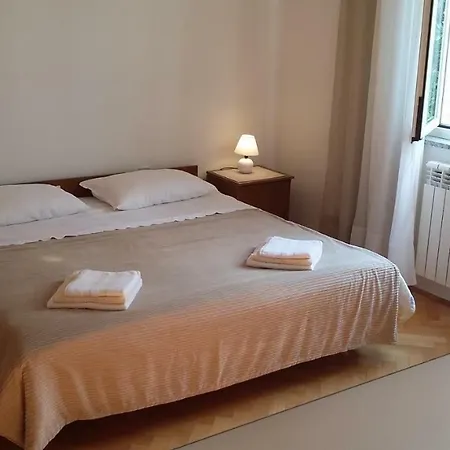 Sobe Tonica 3* Krk Town