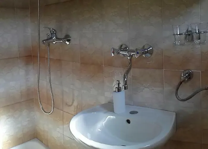 Sobe Tonica 3* Krk Town